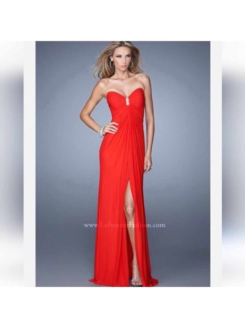 LA FEMME | gown embellished neckline and back red sz 4